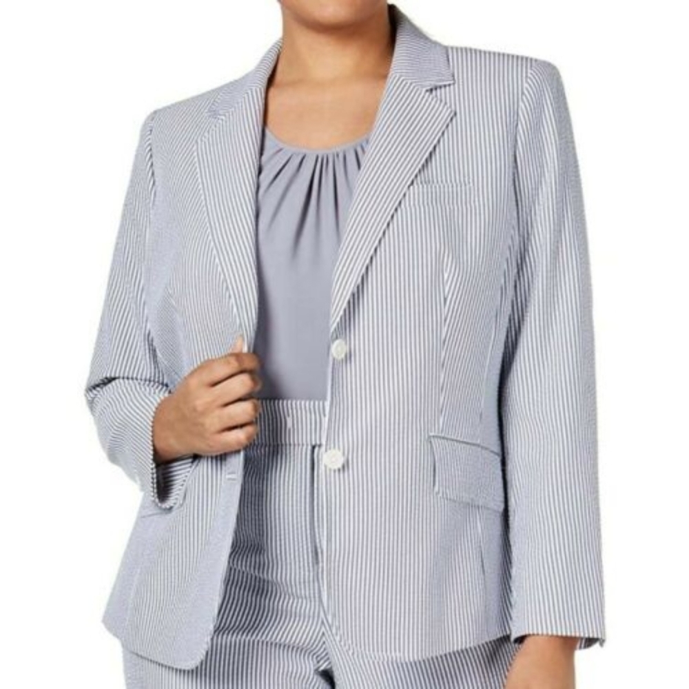ANNE KLEIN SEERSUCKER BUTTON FRONT BLAZER